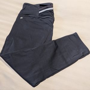 Fabletics Trinity High-Waisted Pocket Capri Leggings XL